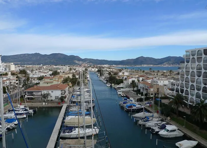 Requesens 139 - Immo Barneda Villa Empuriabrava